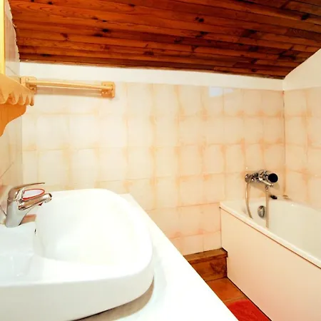 Appartement Levassaix 2 *